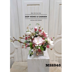 Bình hoa mộc lan hồng (2548)