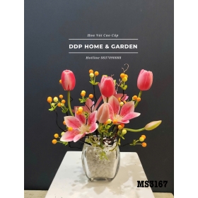 Chậu hoa ngọc lan và tulip (3167)