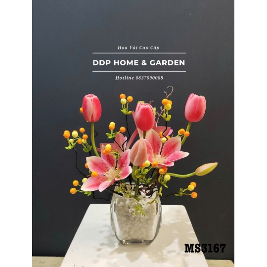 Chậu hoa ngọc lan và tulip (3167)