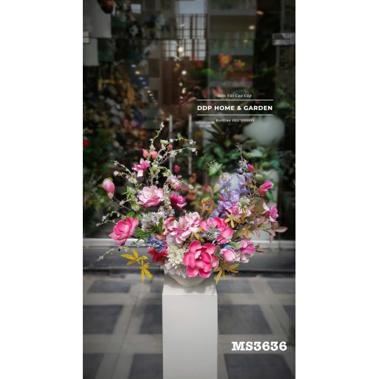 Chậu hoa mộc lan hồng (3636)